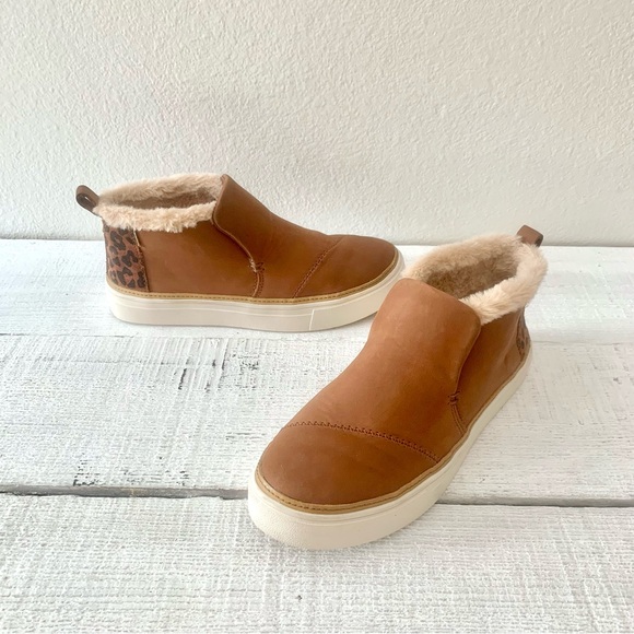 Tom’s Paxton Suede Chukka Shoes - Picture 4 of 6